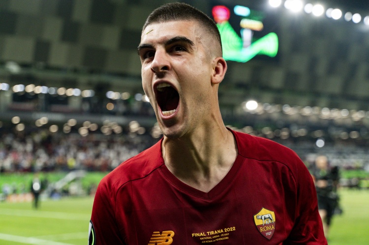 星空体育直播-罗体:曼奇尼赛后怒摔面具发泄,此前还指责队友切利克未及时沟通