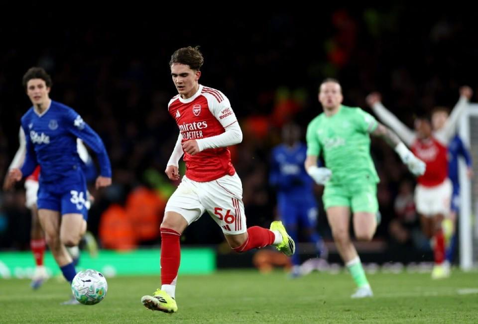 星空体育下载网址-悬念终！又见银鞍照白马，道曼飒沓如流星，枪手的英超冠军稳了